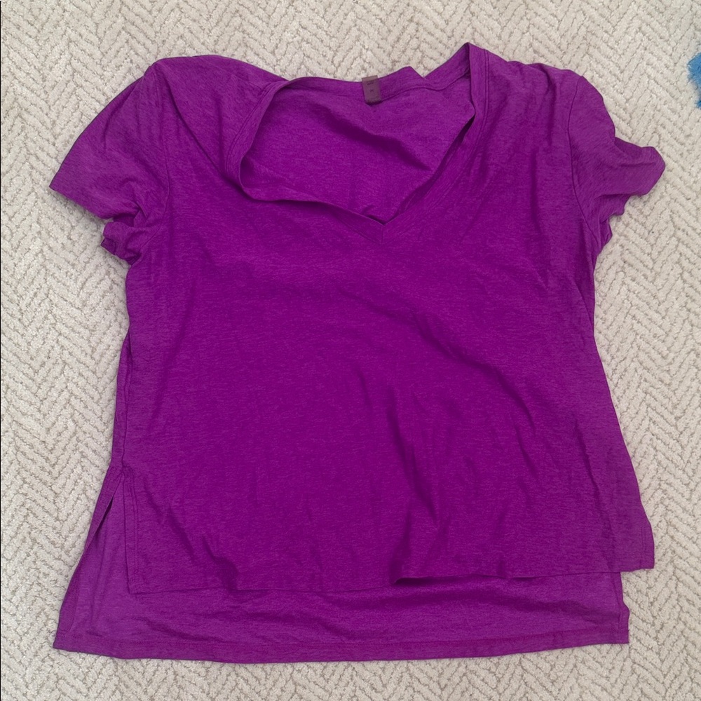 Beyond Yoga Women's Short Sleeve V-Neck Tee - Purple
